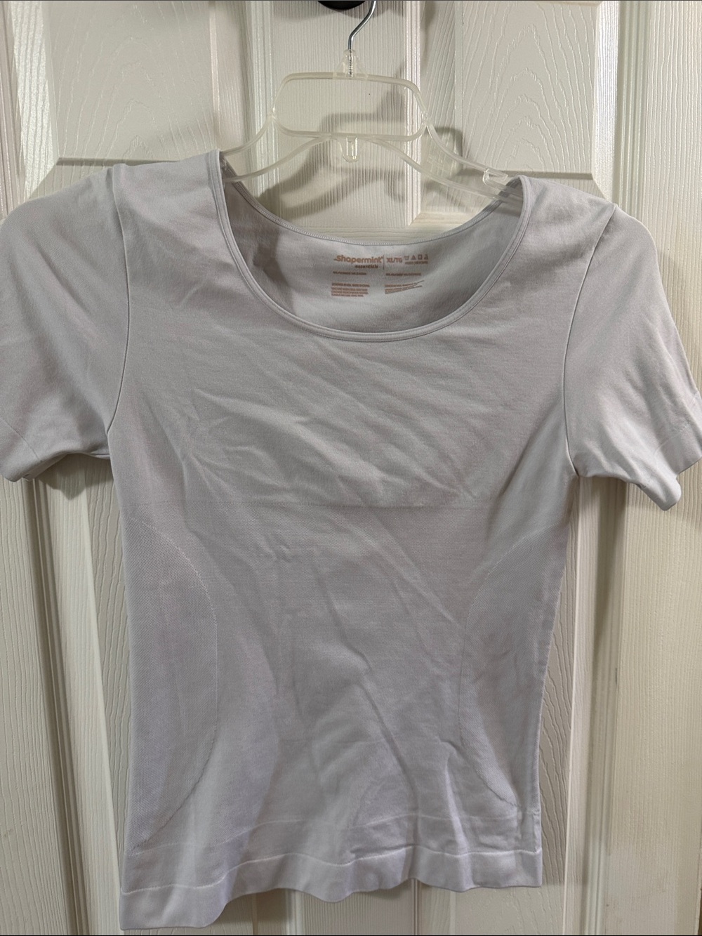 Shapermint Women’s White Scoop Neck Short Sleeve Top